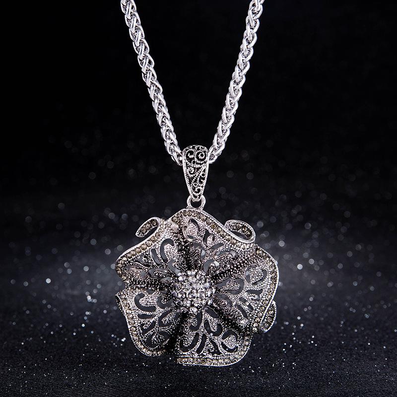 European and American flower sweater chain women, original retro trend hollow long necklace personalized jewelry