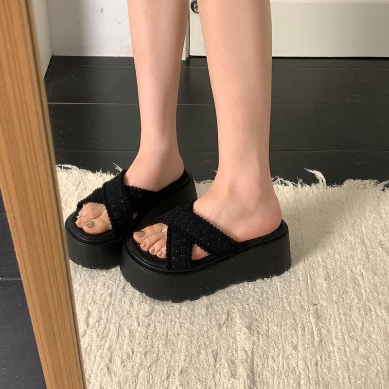 

Маффин толстая подошва увеличение высоты крест с крутыми тапочками женская летняя одежда 2025 лето новый богемный пляжные тапочки 35