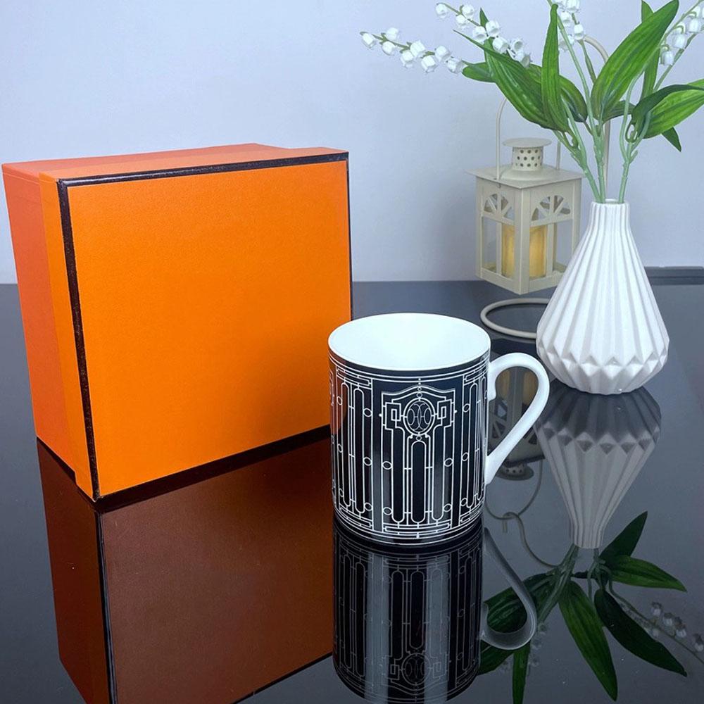 Europäischer Leichter Luxus Fortschrittliches Knochenporzellan Tasse Becher Becher Exquisite Nachmittagstee Hochwertige Tasse Wasserbecher Kaffeetasse Weihnachtsgeschenke