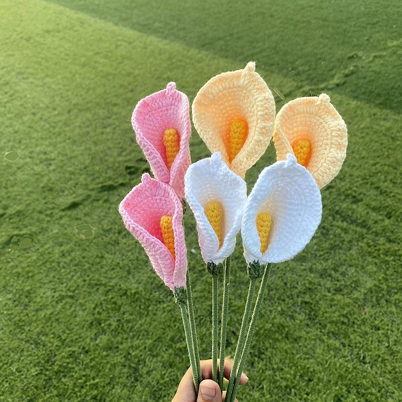 Buquê de Flores de Lã Tricotado à Mão: Ornamento de Rosa, Lírio, Girassol Presente