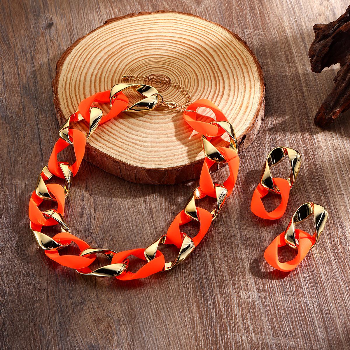 

Панк Пустотелый Акриловый Кубинский Цепочный Набор Ожерелье и Серьги с Флуоресцентным Сращенным Дизайном оранжевый