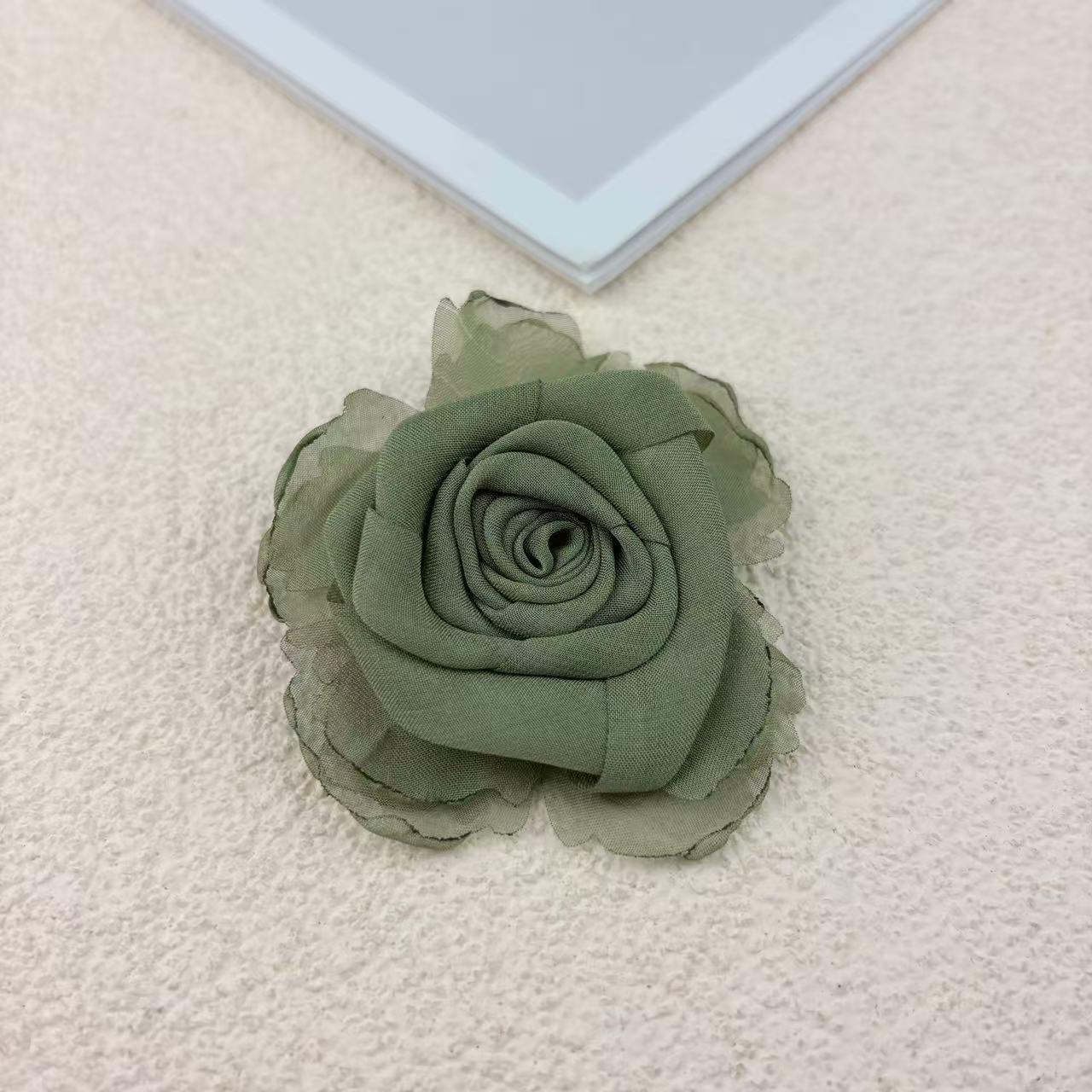 

Органзова Квітка Камелії з Обпаленим Краєм - Універсальний Аксесуар-Квітка з Тканини для DIY у Кольорі Засушеної Троянди.