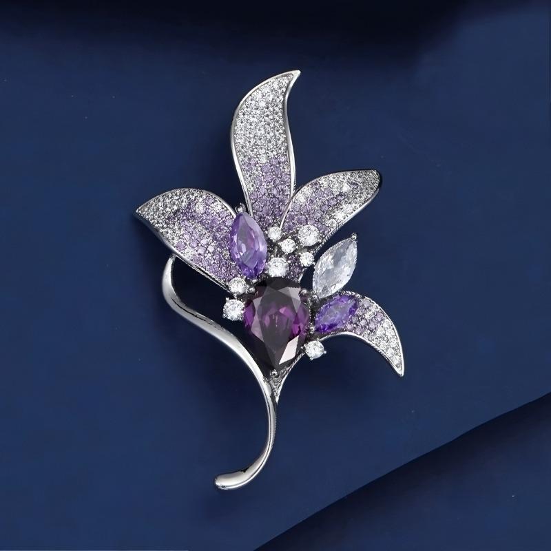 Magnolia Flower Brooch, High-end and Luxurious Crystal Brooch, Light Luxury and Niche Design Sense Brooch