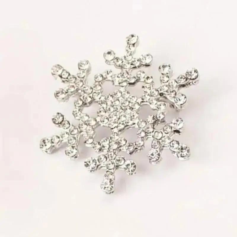 

1 шт. Украшение Очаровательная Вода Бриллиант Бриллиант Рождественская Брошь Снежинка Рождественские Модные Аксессуары Для Женщин серебряный