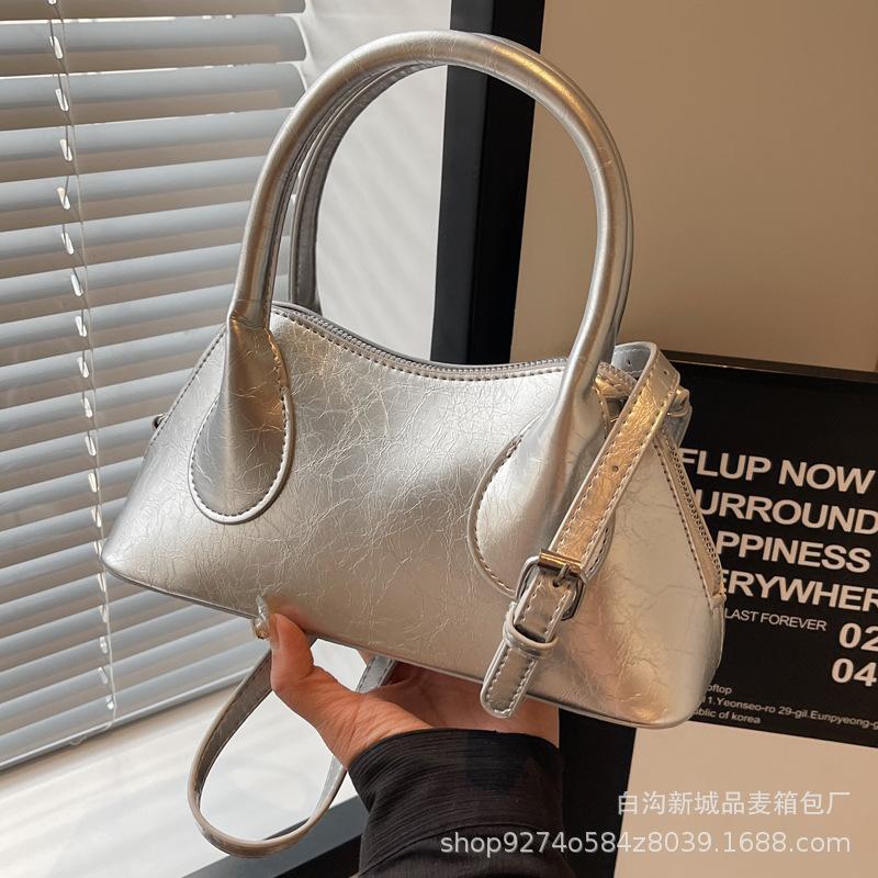 French niche fashion versatile handbag women's 2025 new temperament shoulder bag simple and explosive crossbody bag