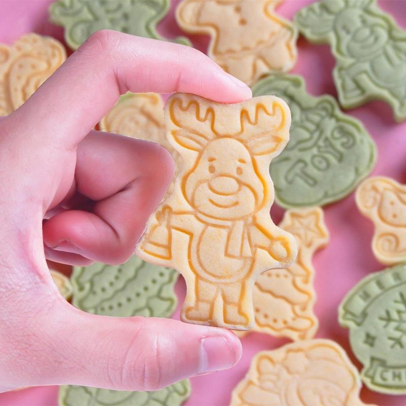 8 Pack 3D Frosting Cookie Cutter Plastic Push-type Household Cookie Baking Molds