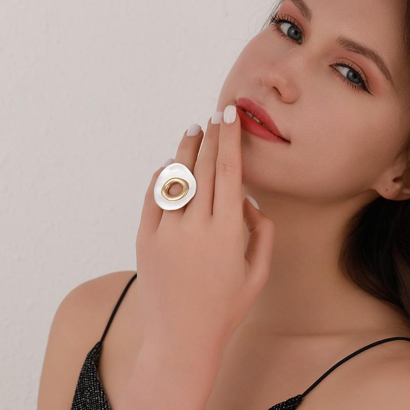 Kaseakia Round Chunky Metal Adjustable Rings for Women with Elastic Rope