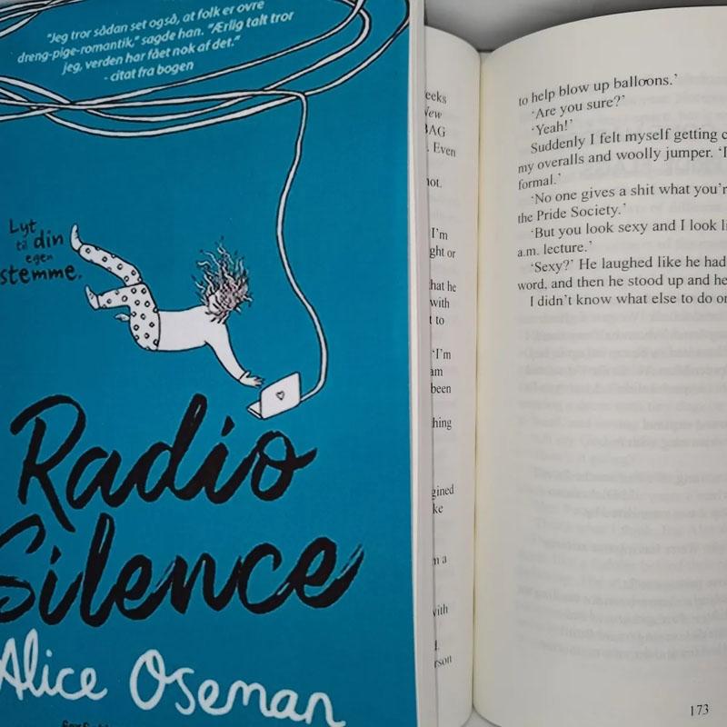 Collezione Alice Oseman Set di 6 Libri Di Alice Oseman Romanzo Collezione Alice Oseman Set di 6 Libri Di Alice Oseman