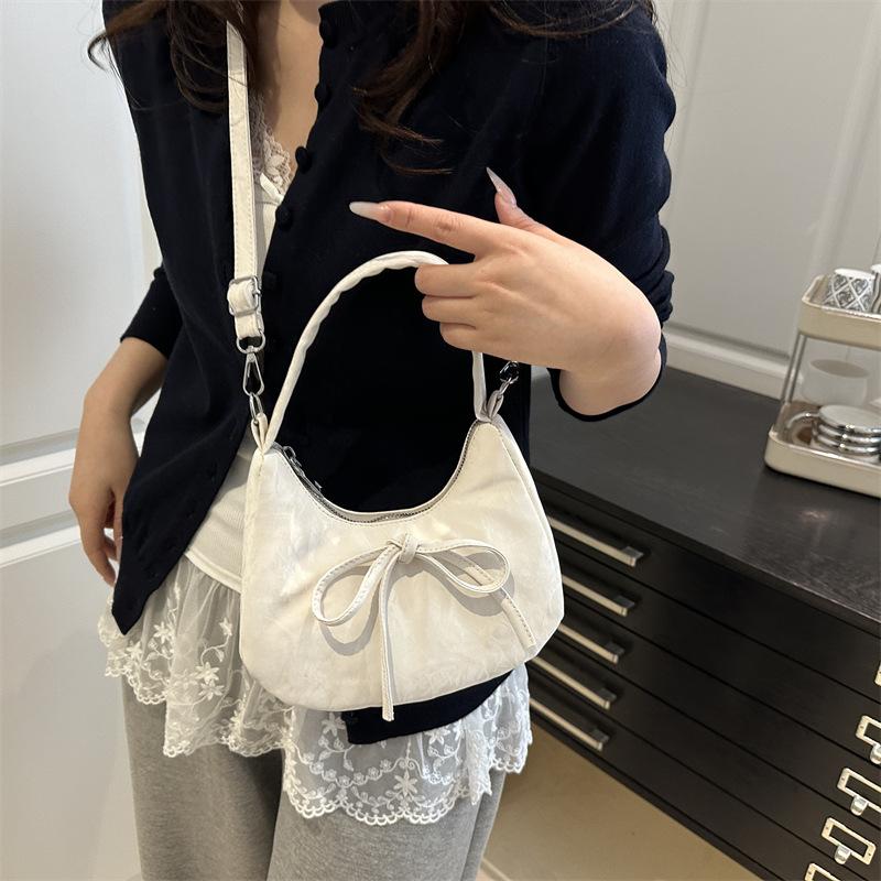 Niche handbag women's 2025 new fashionable versatile shoulder underarm bag, foreign style super fire messenger crescent bag