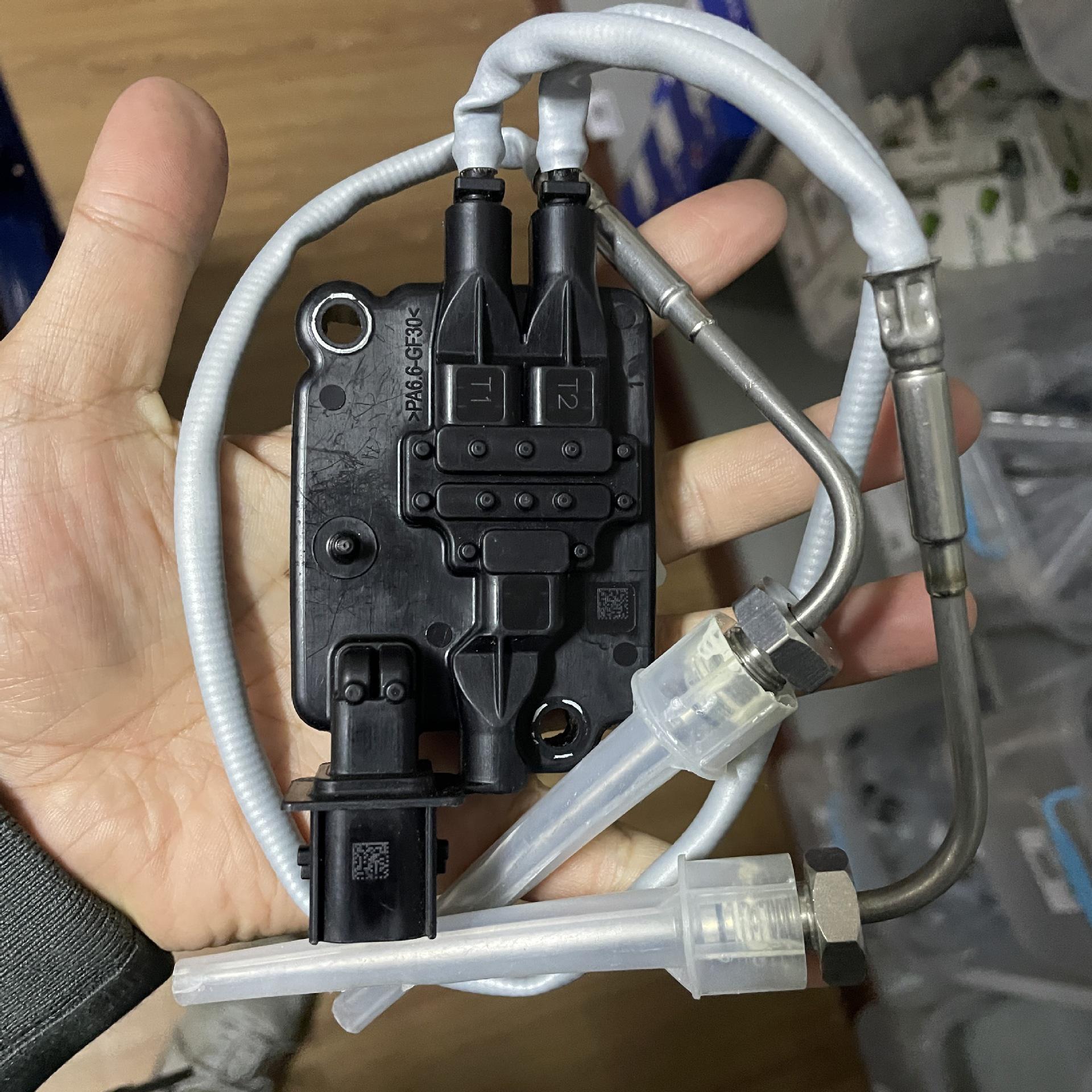 Dongfeng Cummins National VI Urea & Exhaust Temperature Sensor 4307100 4326831 430710