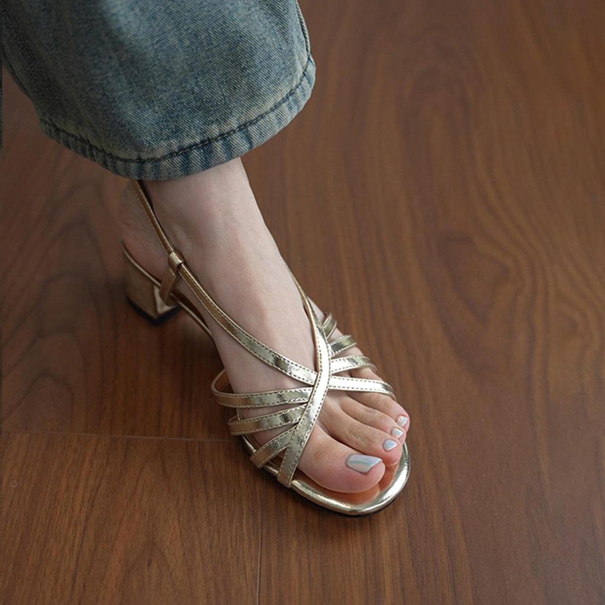 

Версия из овчины~ Летний темперамент верхняя одежда сандалии на ремешке на среднем каблуке женские с открытым носком с юбкой повседневные туфли на высоком каблуке 35