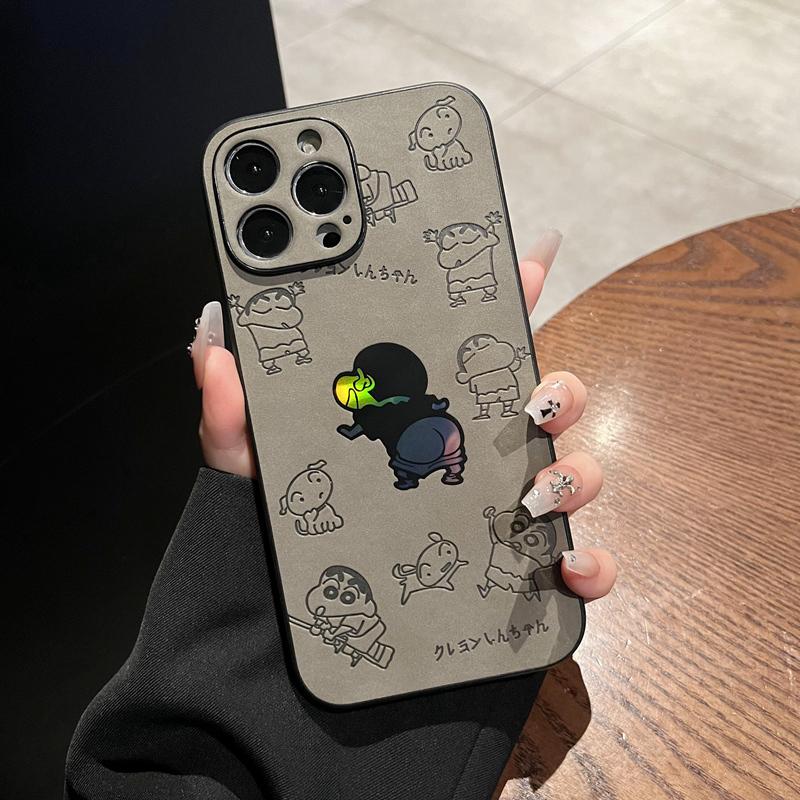 

Japan Anime Shinchan Laser Phone Case for iPhone 16 15 14 13 12 11 17 Pro Max Plus Air Crayon Shin-chan Butt Emboss Cover for iPhone 11 серый
