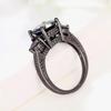 Huitan Neuartige Schwarze Ringe mit Glänzenden Zirkonia Modisch Einzigartig Exquisite Fingeraccessoires für Frauen Schicker Schmuck für die Party