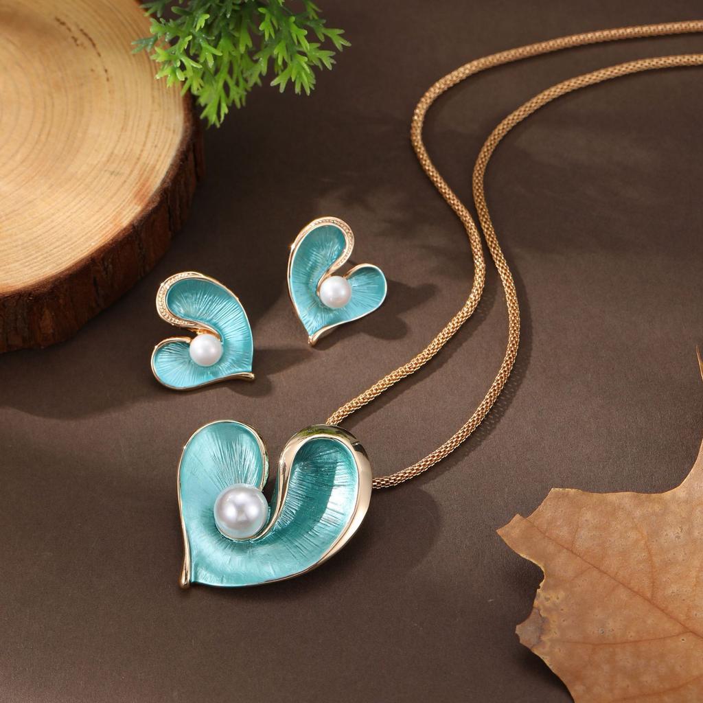 New Enamel Pearl Inlaid Love Earrings Pendant Set Women's Fashion High-end Heart Necklace