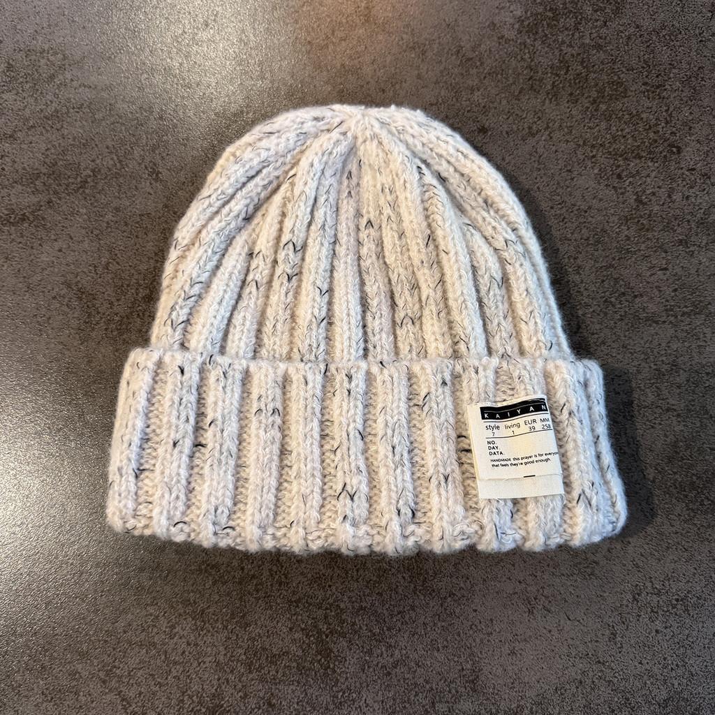 Patch Fashion Letter Knit Beanie Women Accessory For Winter Warmth And Comfort
