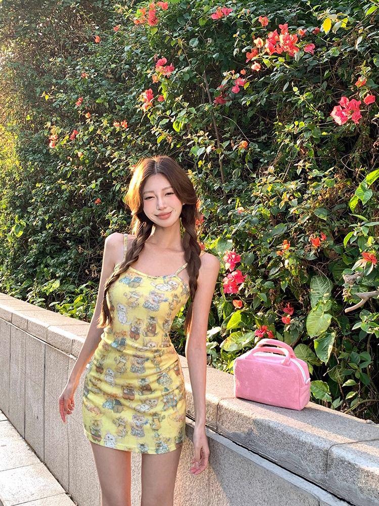 

Маленькое облегающее платье с милым и пикантным кошачьим принтом, лето 2025, приталенное, с лямками Small жёлтый