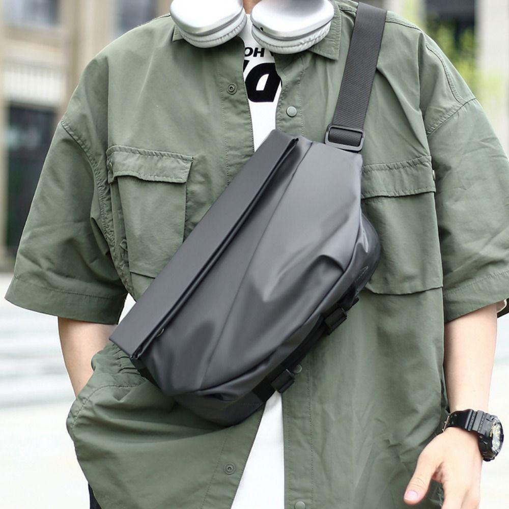 Korean Oxford Cloth Bag Men Large Capacity Chest Bag Zipper Crossbody Bag  Male