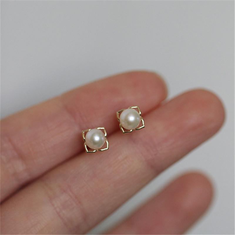

925 Sterling Silver European Creative Hollow Petals Pearl Stud Earrings Women Light Luxury Temperament Wedding Party Jewelry Gold