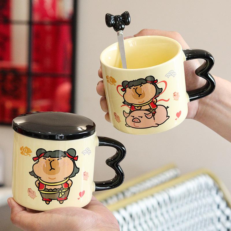 Kreativ och intressant Nezha-mugg med lock och sked med högt värde Hushållskoppar Söta keramiska koppar Vattenkopp Presentförpackningsset