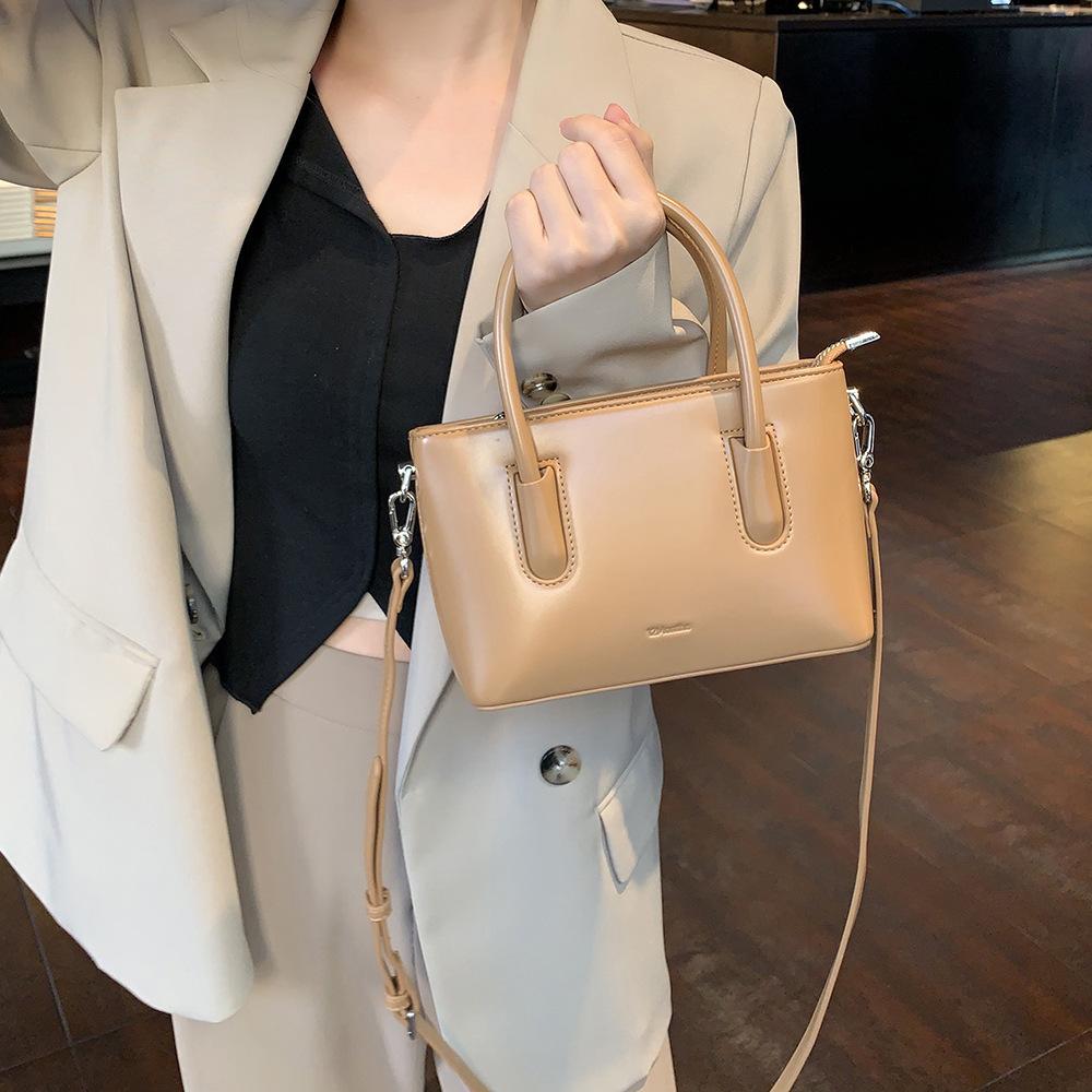 Осенне-зимняя новая нишевая сумка высокого класса на одно плечо подмышкой — фото 4