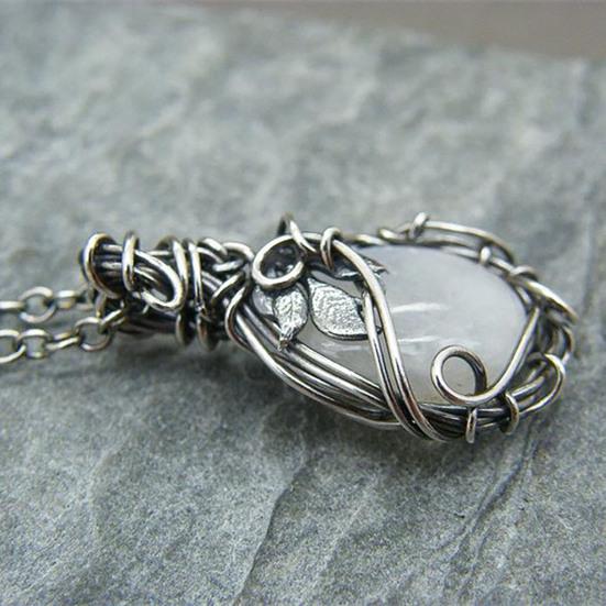 Women Necklace High Quality Vintage Silver Color Moonstones Lady Pendant for Prom
