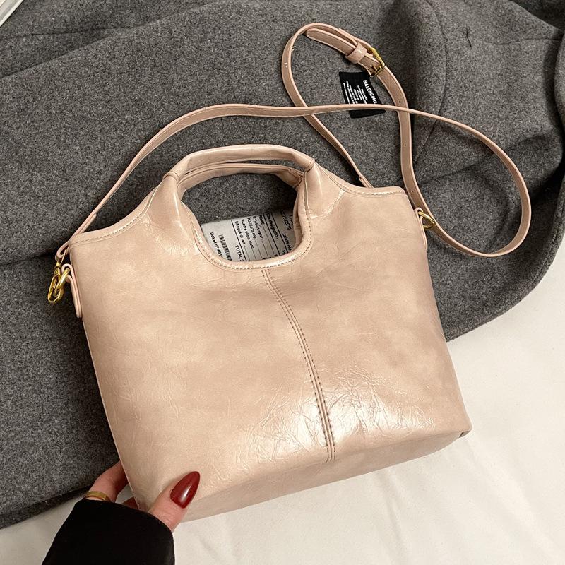 This year's popular bag women's 2025 new casual versatile hand bag high-end single shoulder crossbody bucket bag