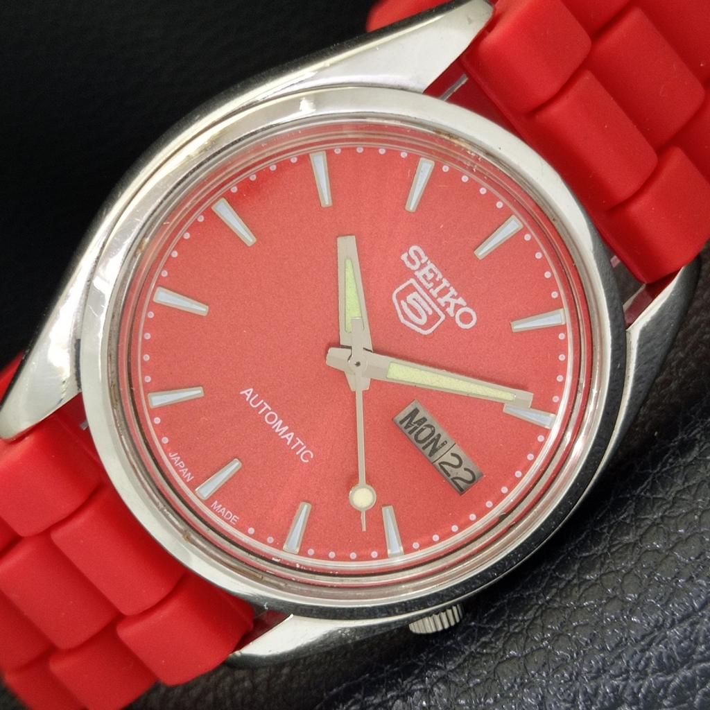 

VINTAGE SEIKO 5 AUTOMATIC 7009A JAPAN MENS RED COLOR DIAL WATCH a701578-5 R206b-a701578