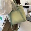 Large capacity student shoulder bag for women contrast color shoulder bag commuting bag fashionable new