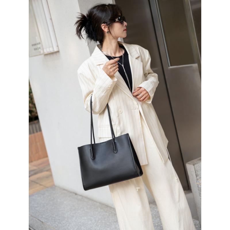 Shoulder Bag High End Autumn New Large Capacity Bag for Women's Napa Leather Daily Commuting Tote Bag