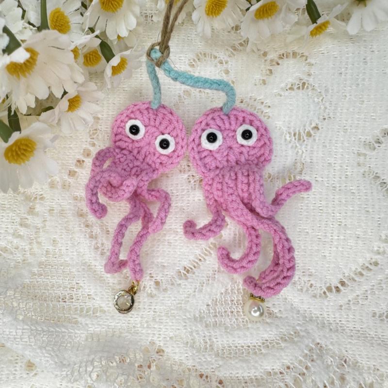 1pcCute Octopus Car Hanging Decoration Handwoven2Pink Octopus Diamond Pearl Pendant Bag Charm Car Rearview Mirror Hanging Decora