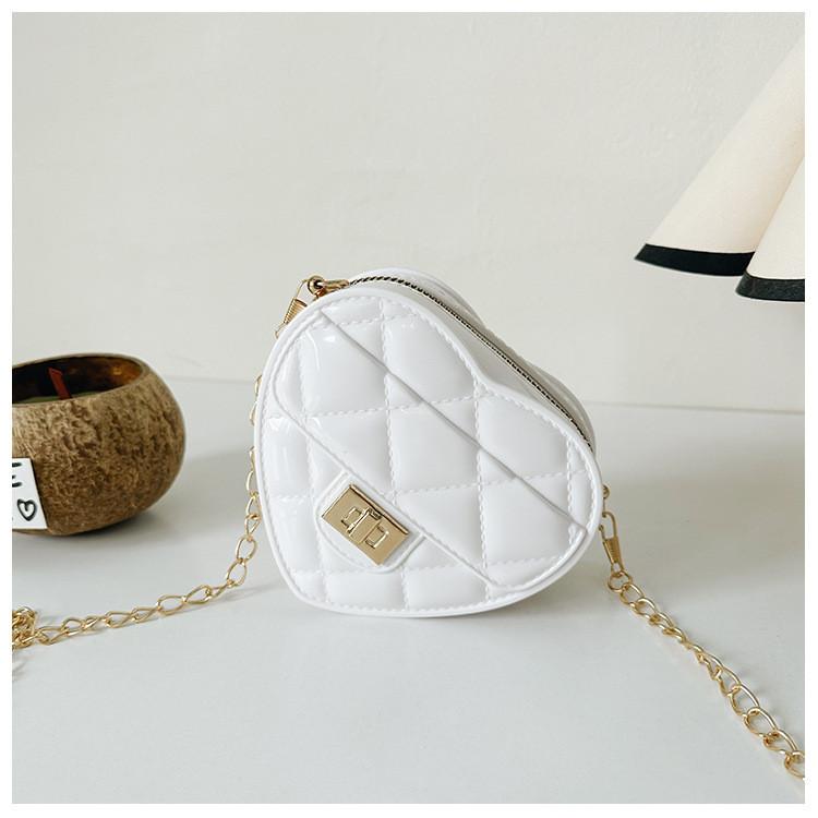 Pvc Heartshaped Mini Jelly Bag With Chain Strap For Kids Daily Use