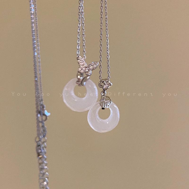 Butterfly Titanium Steel Choker: Trendy Light Luxury Necklace with Niche Chinese Style Design