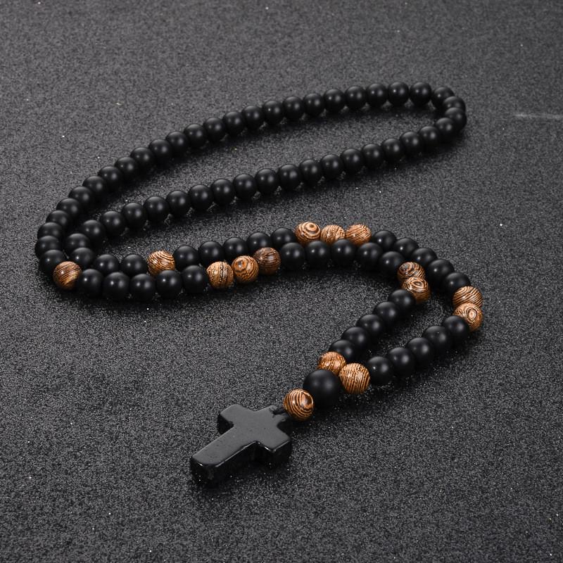 Handgefertigte schwarze Onyx-Kreuz-Halskette für Männer mit geometrischem Design und Perlenkette