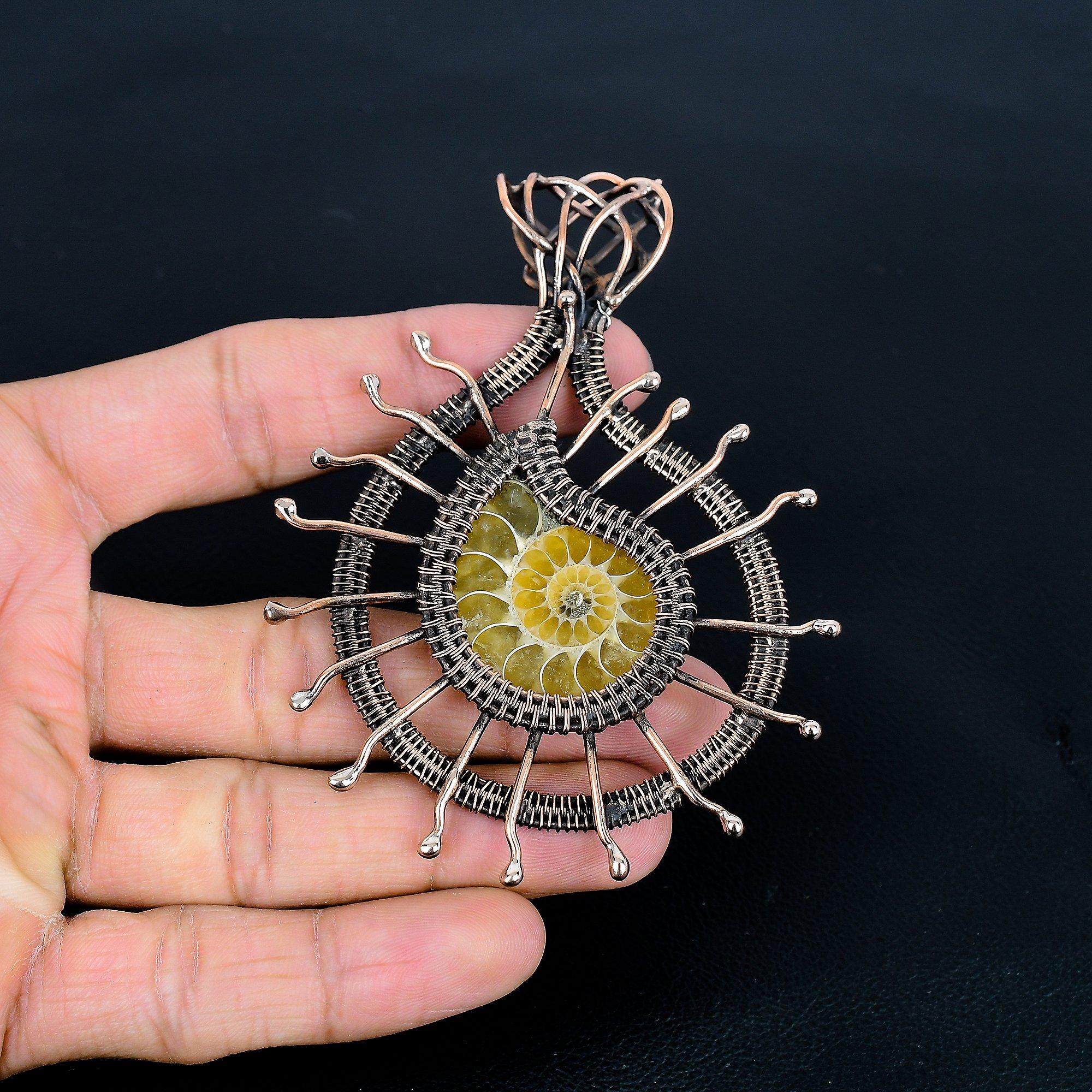 

Подвеска с окаменелостью аммонита, ювелирная подвеска, обернутая медной проволокой 999 пробы, ювелирное изделие ручной работы, красивая подвеска 2.55 Inches