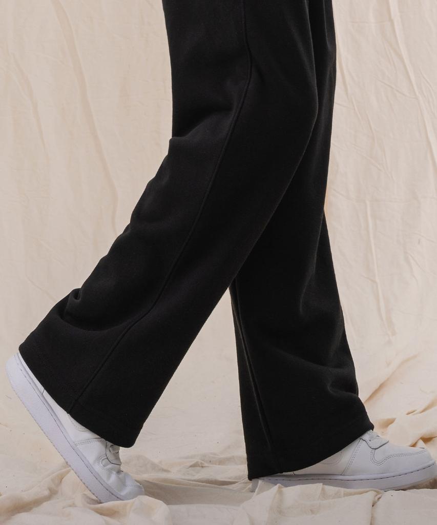 Ellamo Wide One-Pleat Sweatpants [Black]