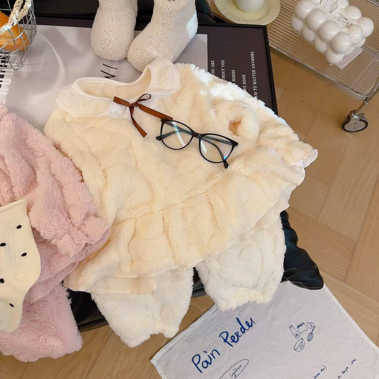 

Women s Cartoon Flannel Pajamas Set with Fleece - Cozy Loose Fit for Winter 90 cm