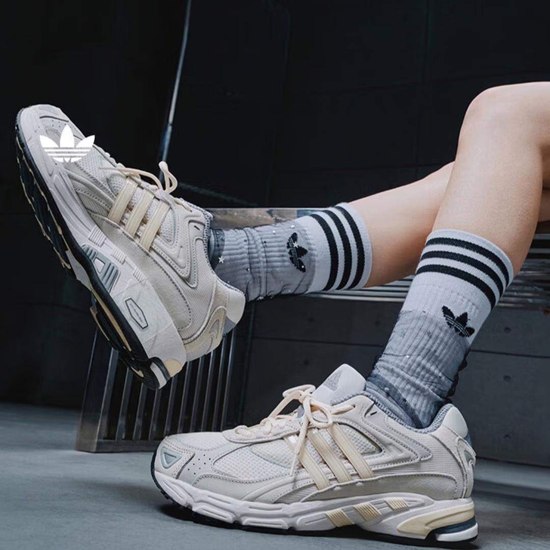 

Adidas Flashback Shoes RESPONSE CL Daddy Shoes Men s and Women s Adidas Clover GZ1562 48 белый