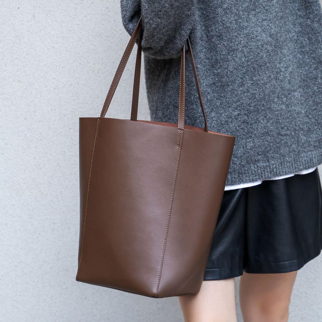 New Commuting Niche Leather Tote Bag, Cowhide High-end and Versatile, Large Capacity Women's Shoulder Bag