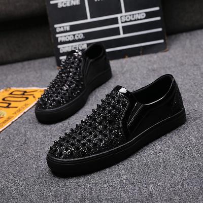 Modne męskie casualowe punk rockowe buty z nitami wsuwane leniwe buty czarne srebrne letnie mokasyny designerskie trampki młodzieżowe obuwie