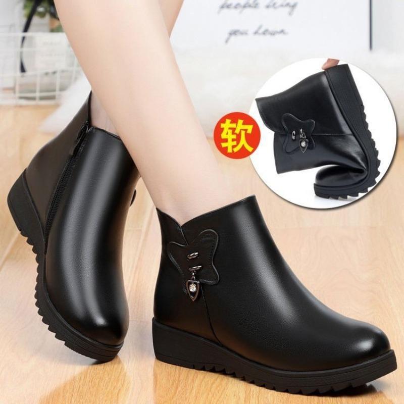 Flat-bottomed grandma non-slip short boots cotton shoes women's winter warm middle-aged and old velvet warm leather shoes elderly short boots
