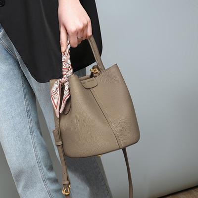 Všestranná kabelka Malá taška na přenášení Letošní nová luxusní crossbody taška z pravé kůže Trend dojíždění
