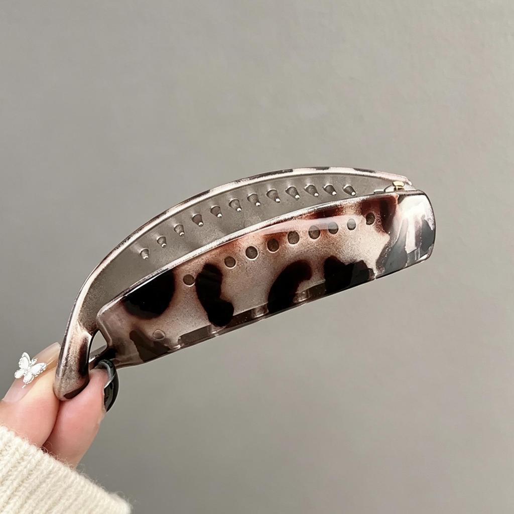 Korean Iridescent Leopard Print Hairpin - Elegant Vertical Banana Clip for Ponytails and Hair Buns.