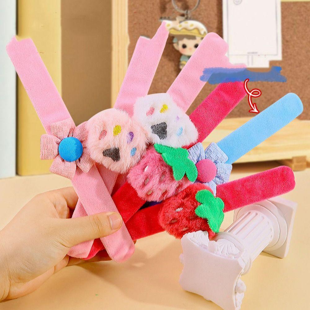 

Floret Plush Doll Slap Bracelet Cat Claws Capybara Plush Wrist Band Christmas Toy