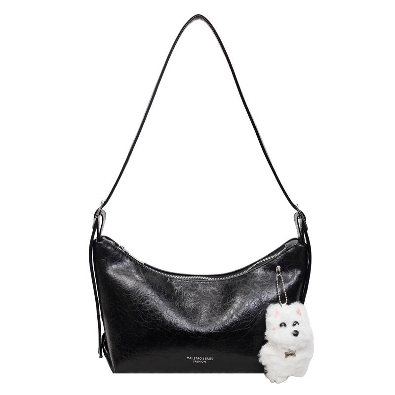 Trendy underarm bag, new fashion trend, large-capacity tote bag, commute to work and leisure shoulder bag.