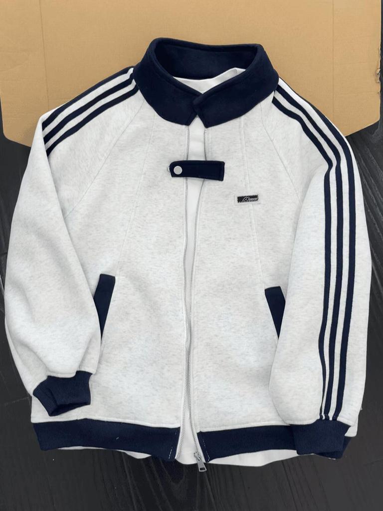 Herrjacka i Amerikansk College-stil med Lapptäcke och Ståkrage - Sportig Design med Tre Streck för Höst/Vinter