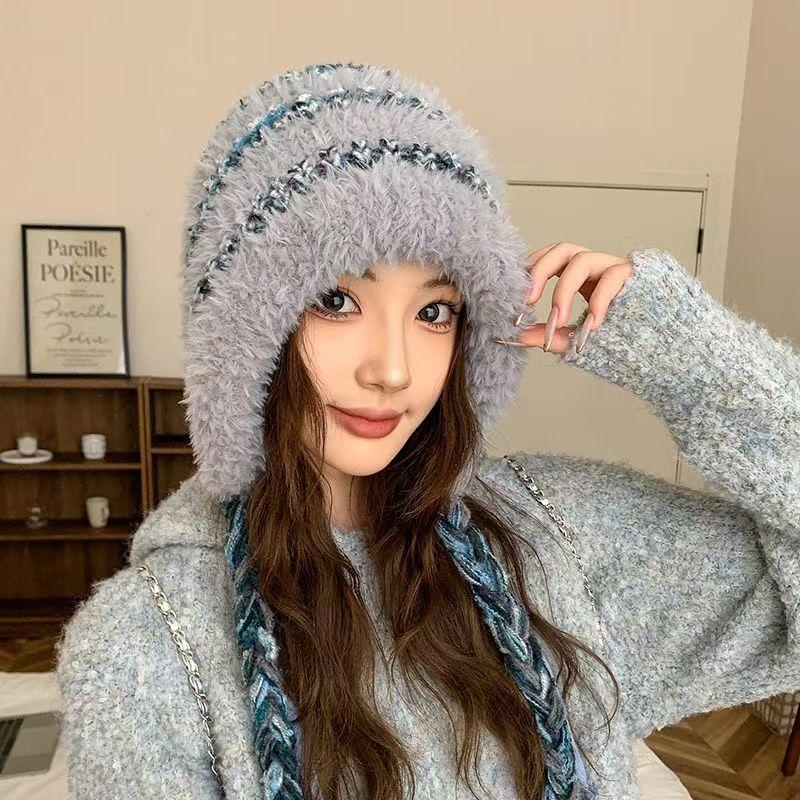 Korean style cute woolen hat for women, warm knitted hat with straps and ear flaps, popular outdoor beanie for autumn and winter.
