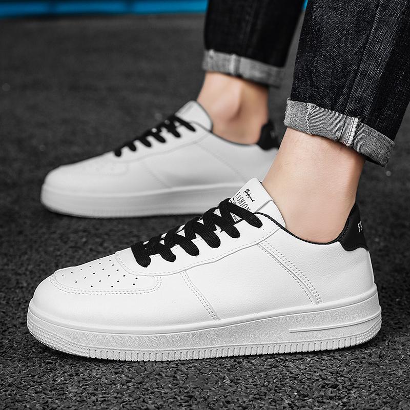 Men's Oversized Breathable Fashionable Retro Board Shoes Sports and Casual Shoes Thick Soled White Shoes
