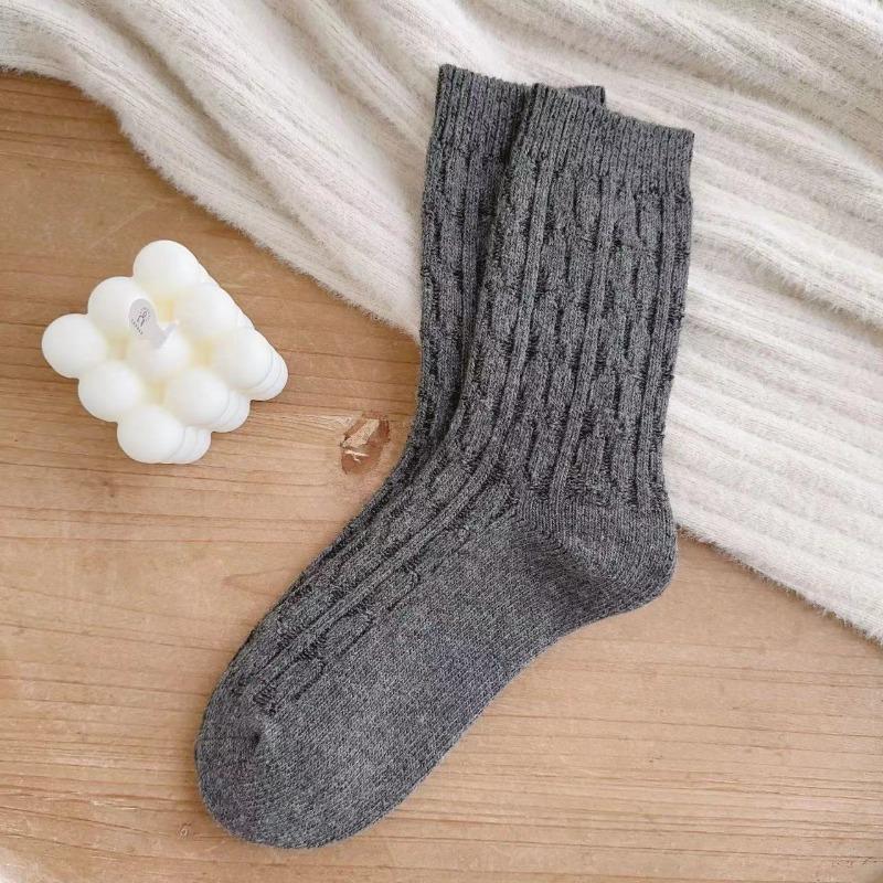 Women's Autumn and Winter Warm, Soft and Pure Color Wool Socks, Retro Thickened Twisted Medium Long Tube Pile Socks, Wool Socks