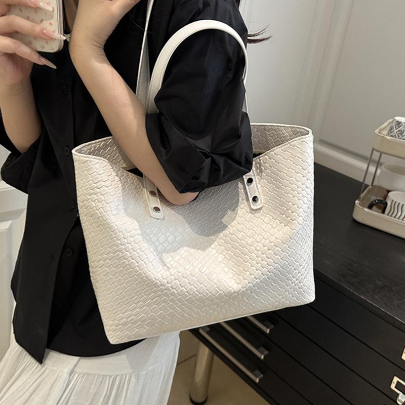 Módní retro taška s velkou kapacitou dámská 2025 nová jednoduchá ležérní přenosná nákupní taška trendy taška přes rameno do podpaží