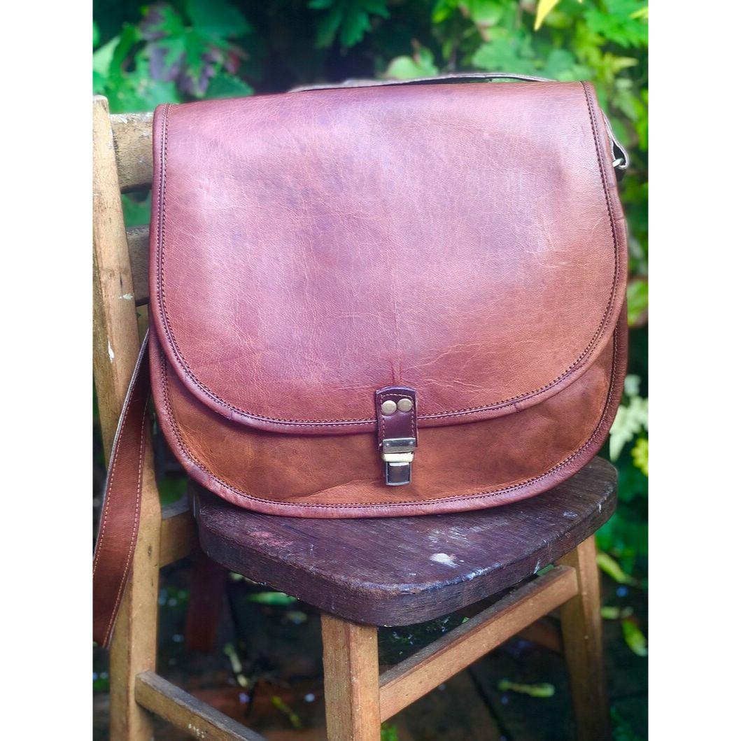 Большая коричневая кожаная седельная сумка — фото 4